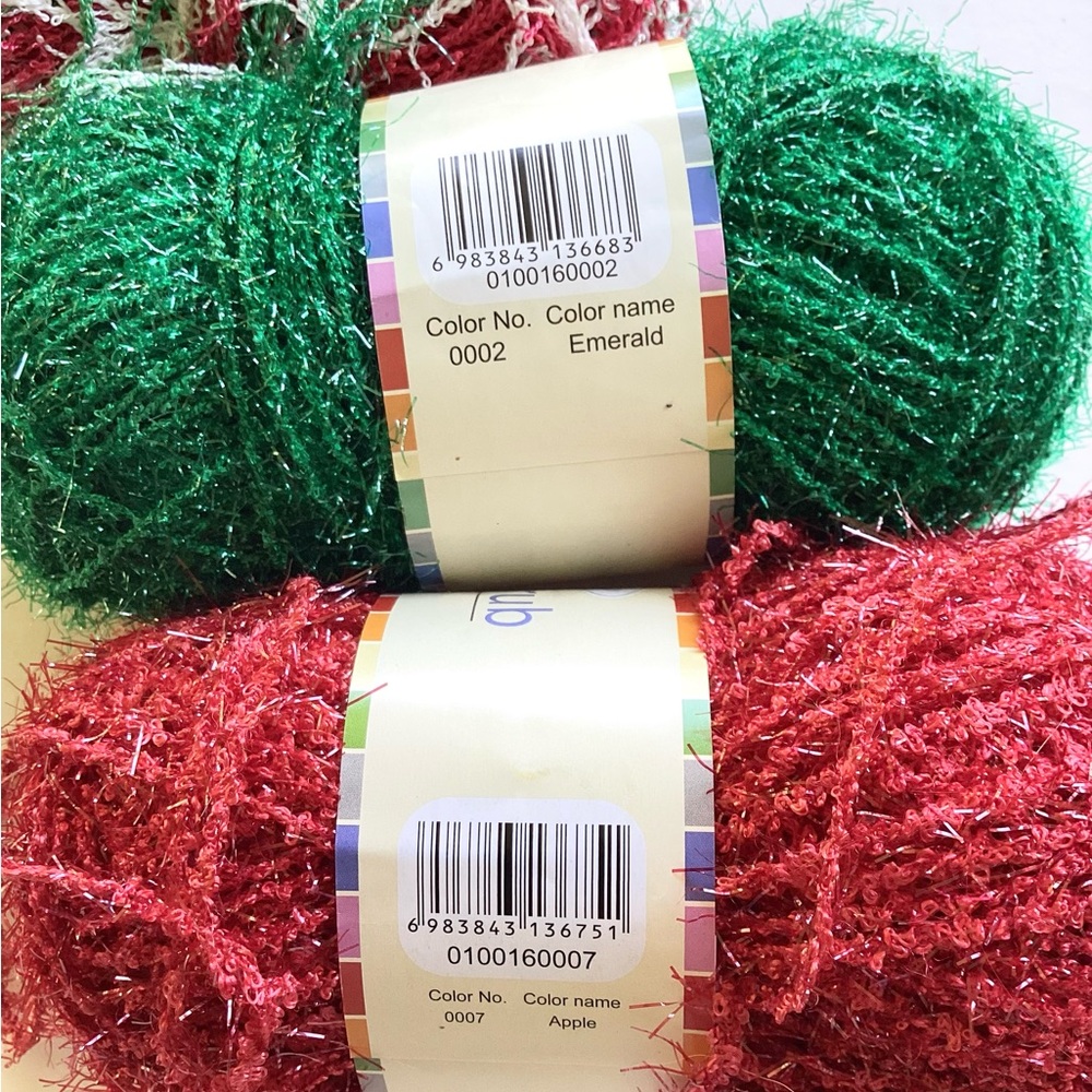 Yarn Suds & Scrub Herrschners Red Heart Scrubby Red Green White Christmas - Picture 5 of 10